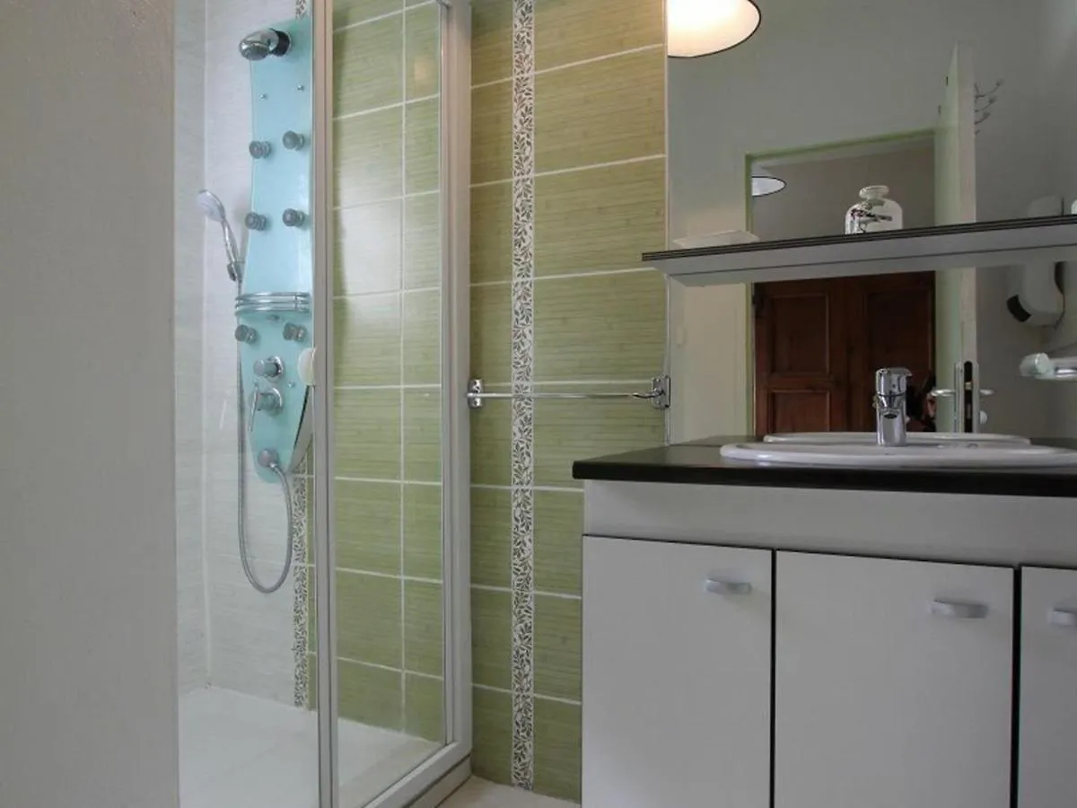 Holiday home Maison Familiale Avec Terrasse, Grand Terrain Et Proche De La Riviere - Alleyras, 6 Pers. - Fr-1-582-244 France