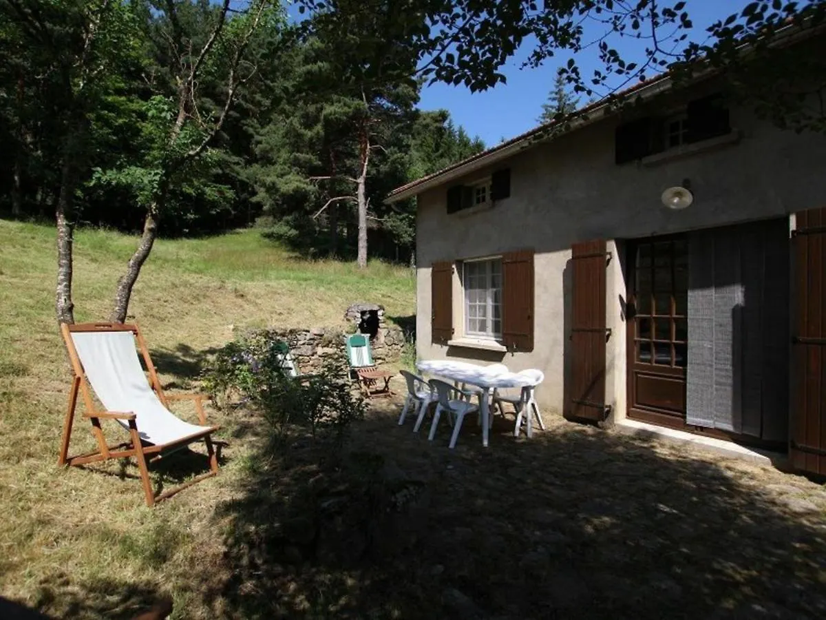 Maison Familiale Avec Terrasse, Grand Terrain Et Proche De La Riviere - Alleyras, 6 Pers. - Fr-1-582-244 Holiday home